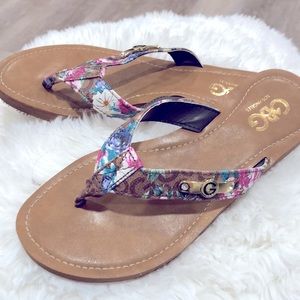 GBG Los Angeles flip flops